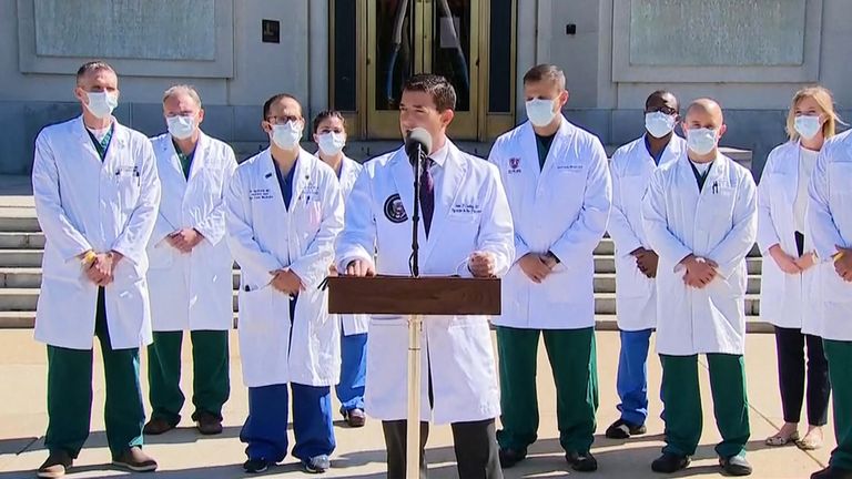 Dr Sean Conley et M. Trumps équipe médicale au Centre médical militaire national Walter Reed