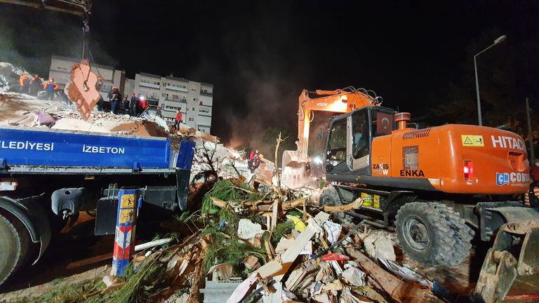 Vingt bâtiments se sont effondrés à Bayrakli 