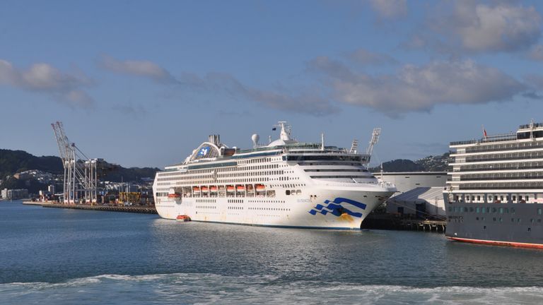 Wellington, Nouvelle-Zélande, 9 février 2020: Le Sea Princess se repose à ses amarres à Wellington, Nouvelle-Zélande, le 9 février 2020.