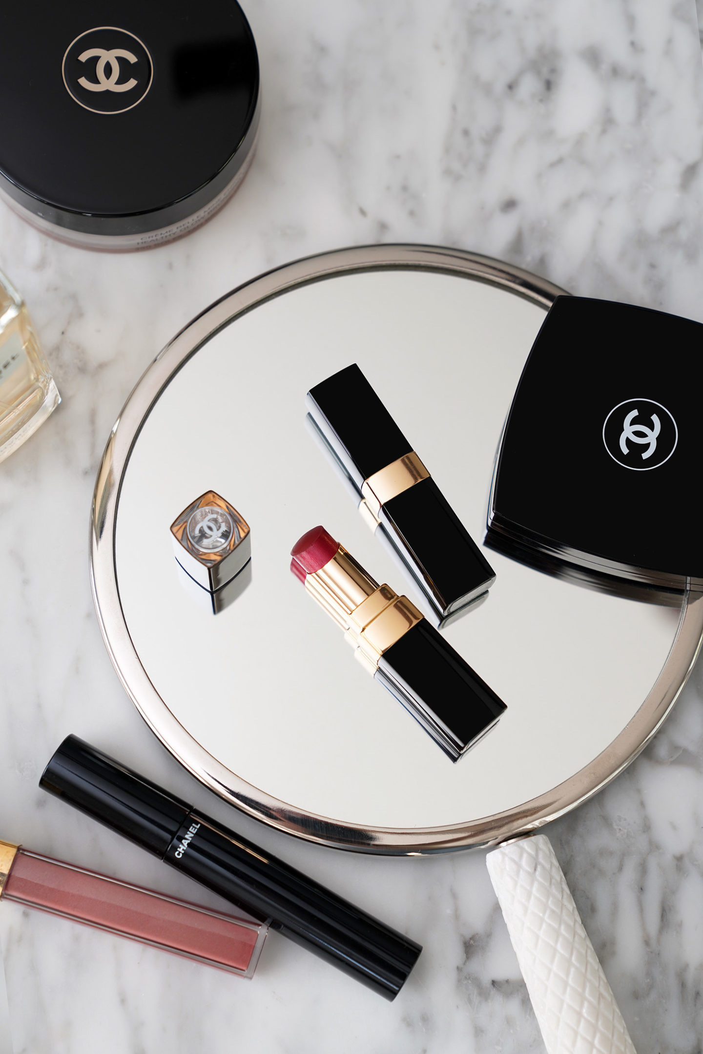 Chanel Black Friday 2020 Rouge Coco Flash dans Coco Club 136 | Le Lookbook Beauté