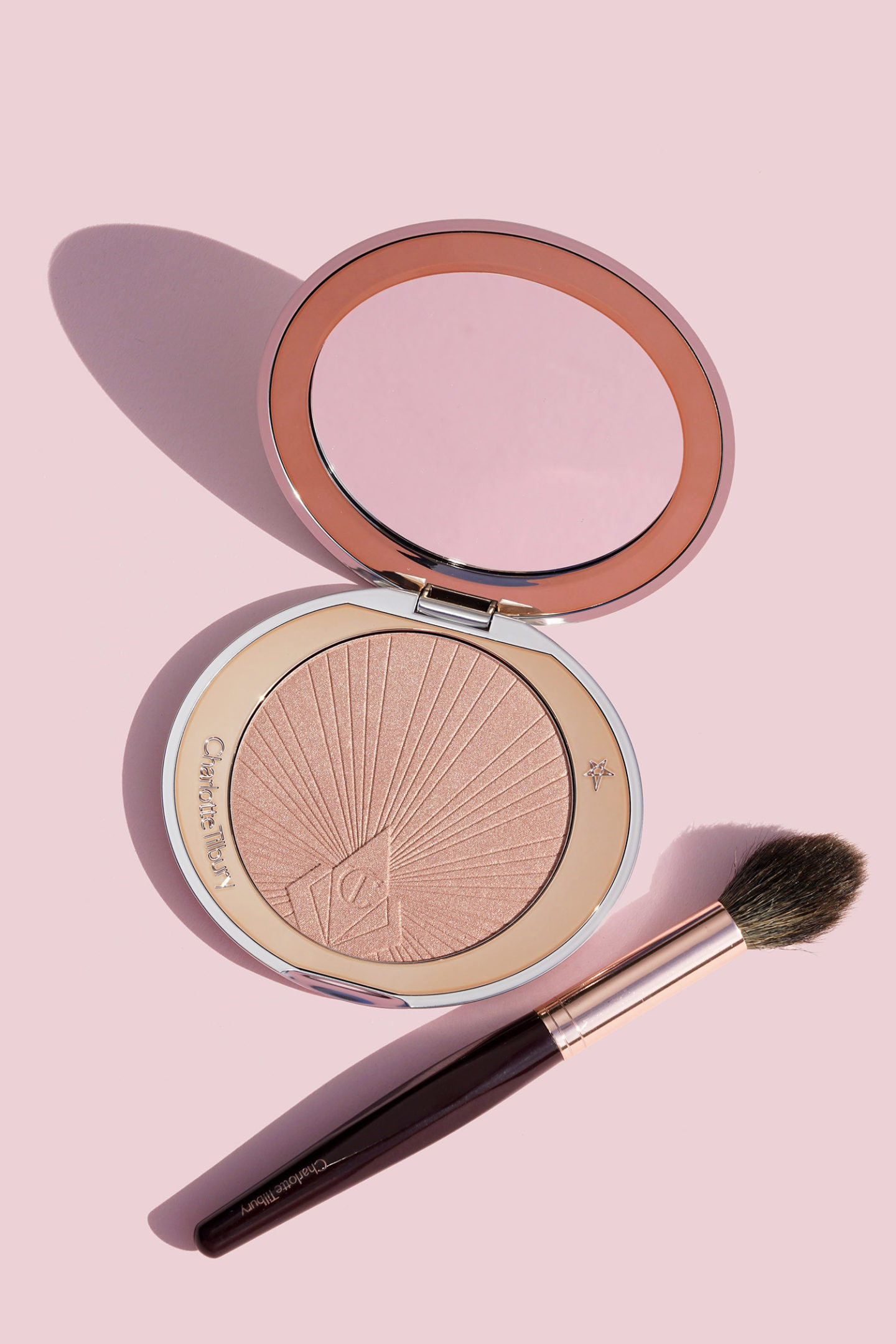 Charlotte Tilbury Hollywood Superstar Glow Highlighter critique | Le Look Book Beauté