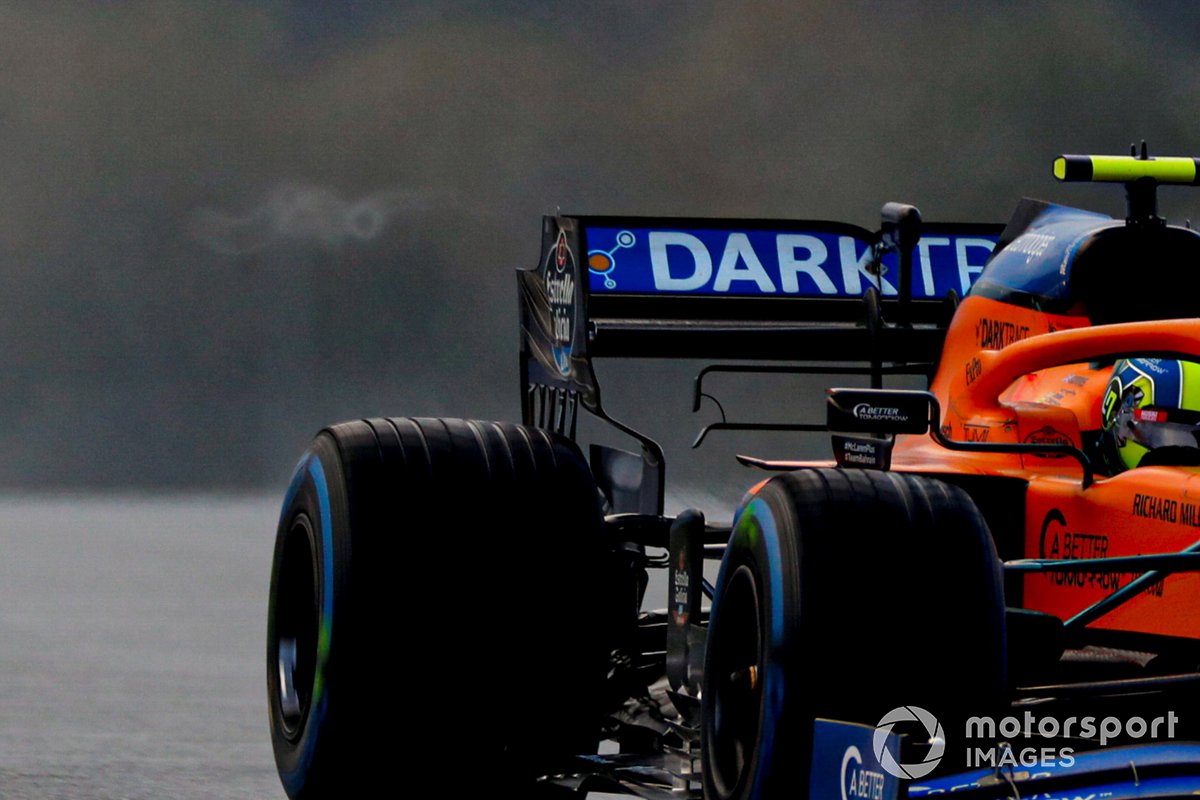 Détail arrière de la McLaren MCL35