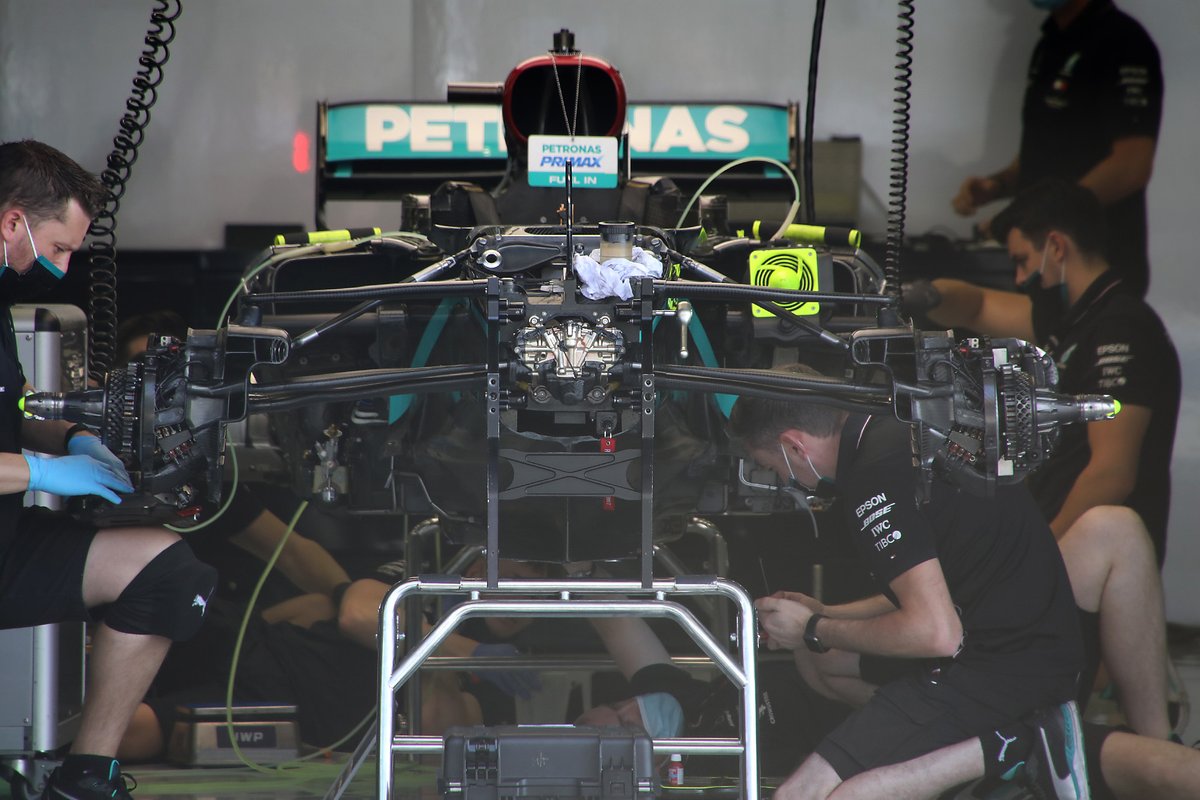 Vue avant de la Mercedes F1 W11 avec DAS