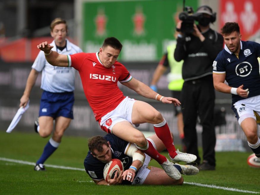 «  Je sais ce qu’ils ressentent  »: Josh Adams sympathise avec les fans frustrés du Pays de Galles après la défaite des Six Nations
