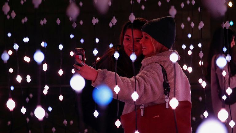 Une installation lumineuse à Bruxelles, en Belgique, l'année dernière