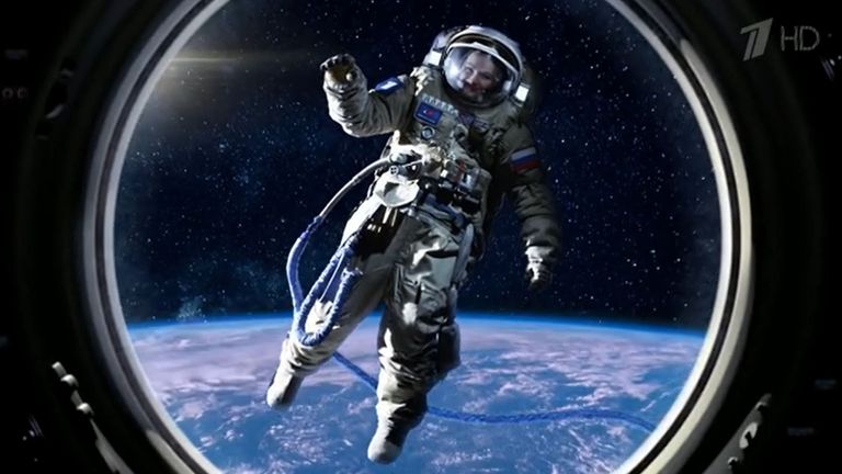 Channel One et Roscosmos recherchent une star féminine pour exploser dans l'espace.  Pic: Russie / Channel One