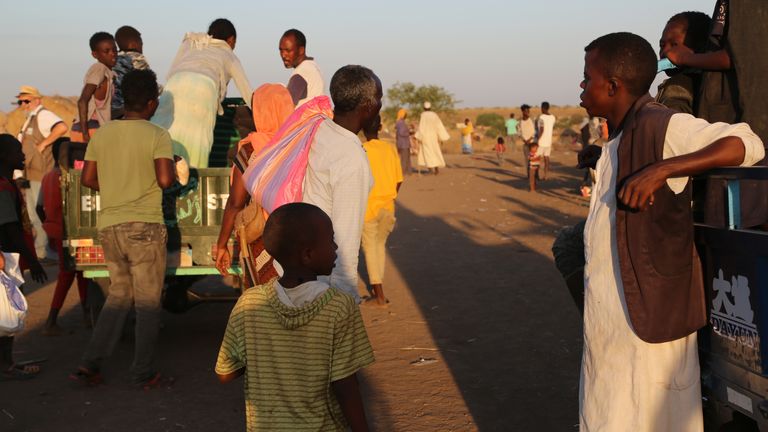 Réfugiés éthiopiens qui ont fui le conflit dans la région éthiopienne du Tigray au centre d'accueil de Hamdayet dans la ville frontalière de Hamdayet, au Soudan.  Photo: Leni Kinzli / EPA-EFE / Shutterstock
