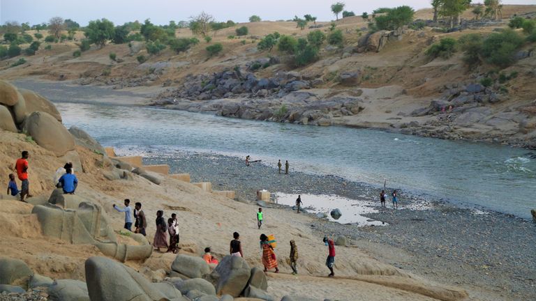 Réfugiés éthiopiens qui ont fui le conflit dans la région éthiopienne du Tigray au centre d'accueil de Hamdayet dans la ville frontalière de Hamdayet, au Soudan.  Photo: Leni Kinzli / EPA-EFE / Shutterstock