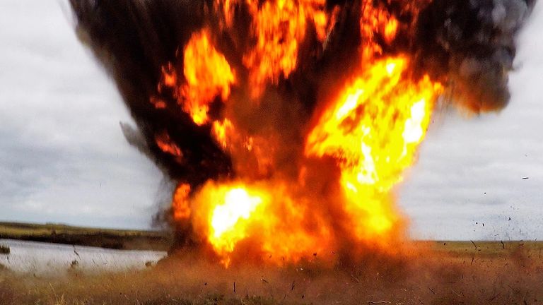 Explosion d'une mine aux Malouines Pic: John Hare et Guy Marot / FCDO