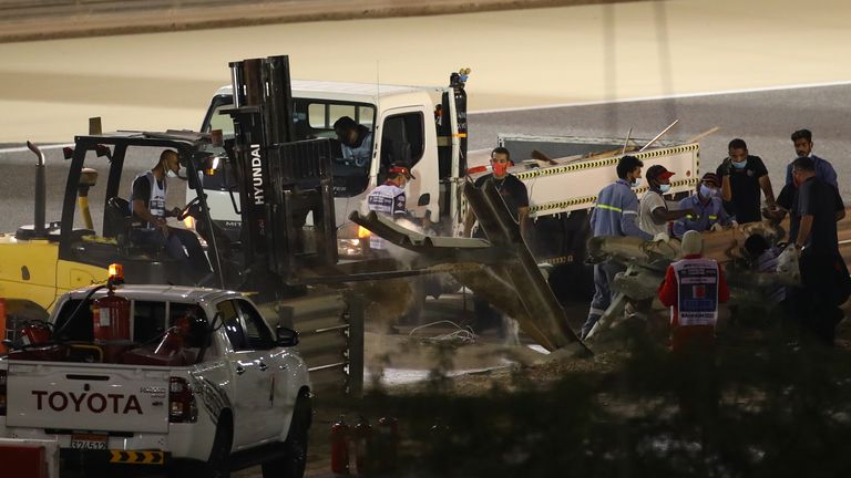 Les stewards sont photographiés sur le site de l'accident