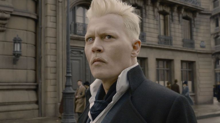 Johnny Depp comme Gellert Grindelwald dans Fantastic Beasts: The Crimes of Grindelwald - 2018. Pic: Warner Bros