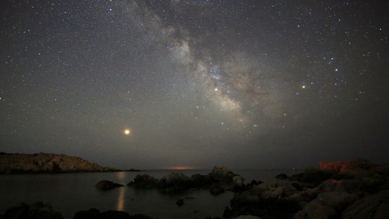 Le Milky s'est formé il y a environ 13,8 milliards d'années.  Fichier pic.