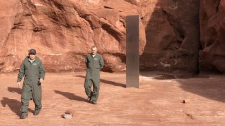 Monolithe de métal trouvé dans l'Utah.  Pic: Département de la sécurité publique de l'Utah