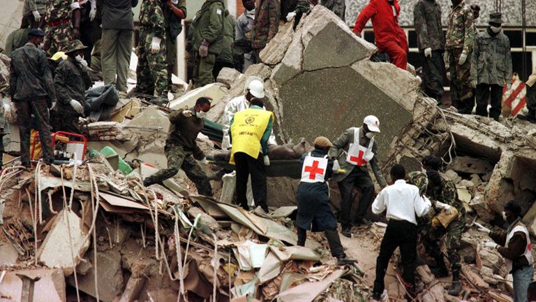 L'attentat à la bombe contre l'ambassade américaine en 1998 a fait 158 ​​morts et 4824 blessés.