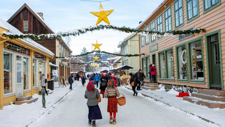 Décorations de Noël dans une rue de Lillehammer, en Norvège, l'année dernière
