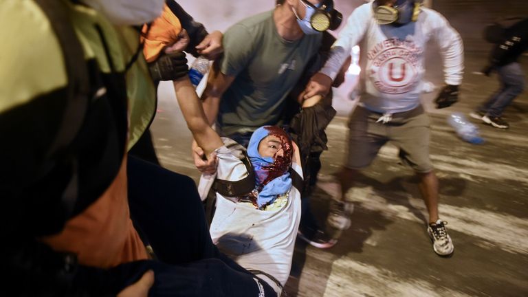 Les manifestations sont devenues violentes samedi