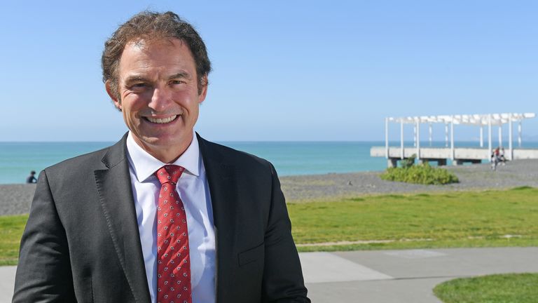 Le ministre du Tourisme, Stuart Nash, a déclaré qu'il souhaitait interdire les camping-cars qui ne sont pas autonomes