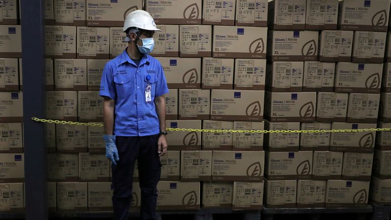 Les chefs d'entreprise disent qu'il n'est pas possible que les fournitures soient contaminées