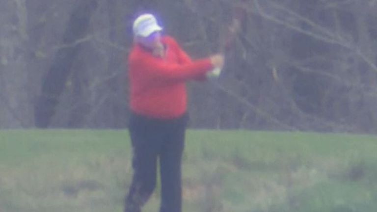 Trump joue au golf et manque la session pandémique du G20