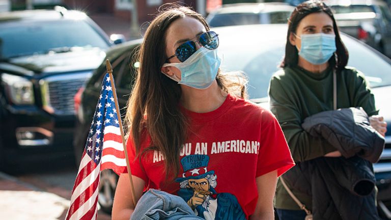 Un partisan de Donald Trump participe à des manifestations à Washington DC