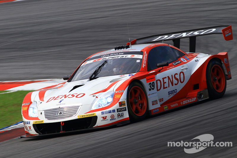 # 39 Denso Dunlop Sard SC430: Andre Couto, Kohei Hirate de Lexus Team Sard