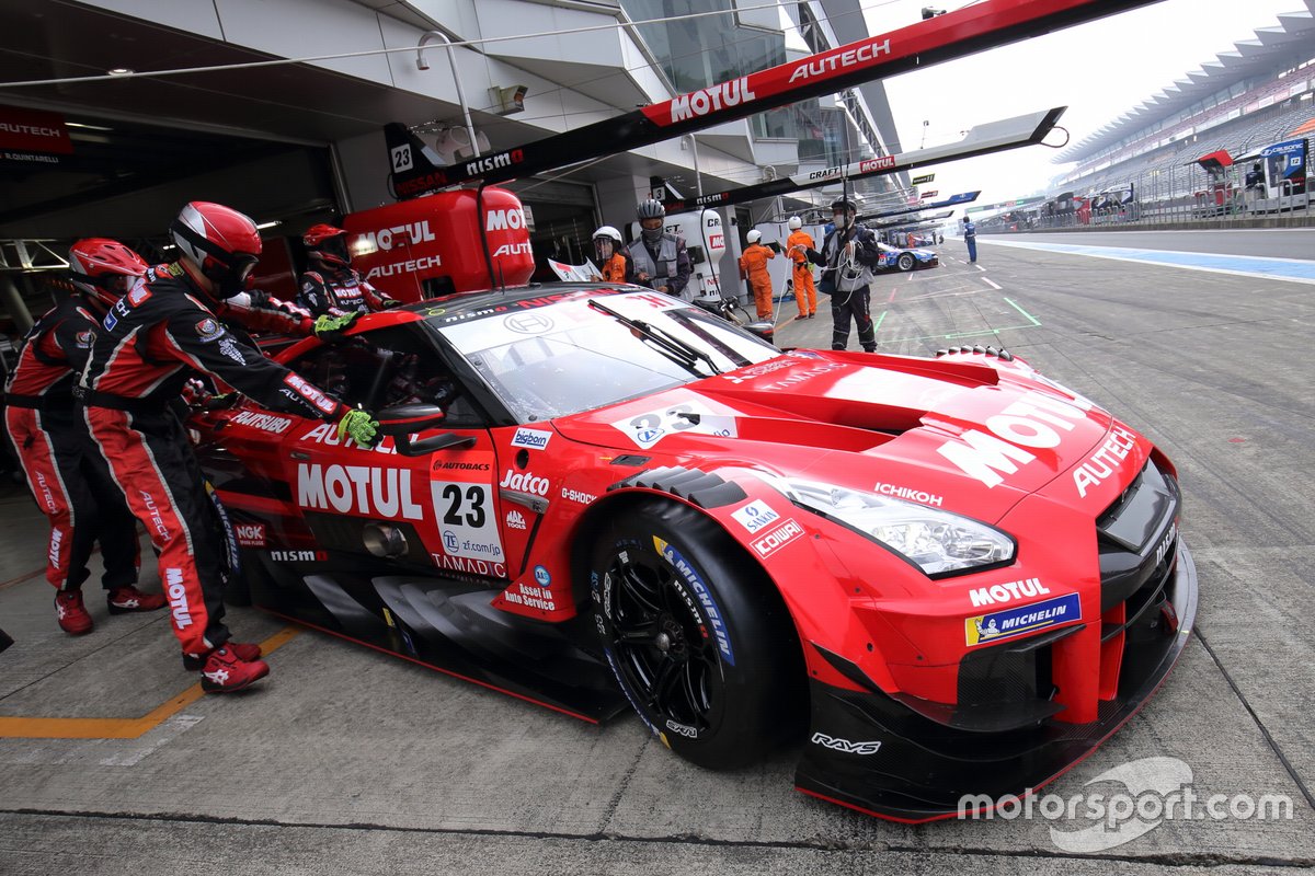 # 23 MOTUL AUTECH GT-R