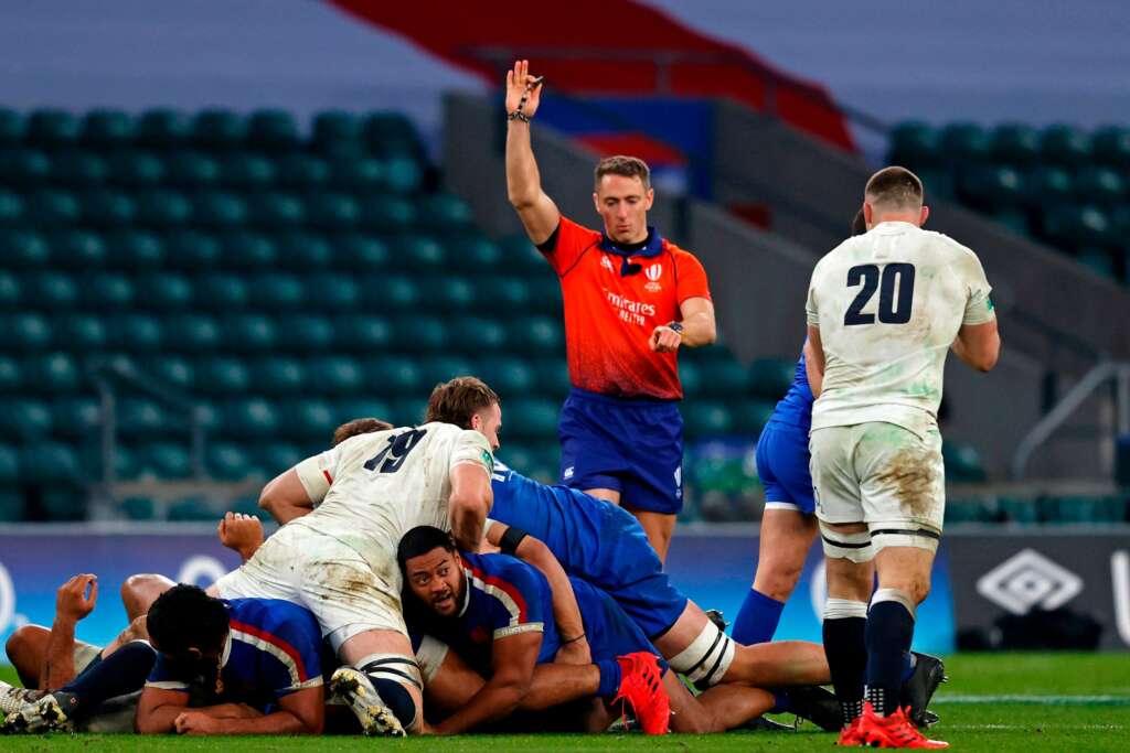 Andrew Brace démis de ses fonctions d’arbitre en France à la suite d’abus «  personnels  » après le match en Angleterre