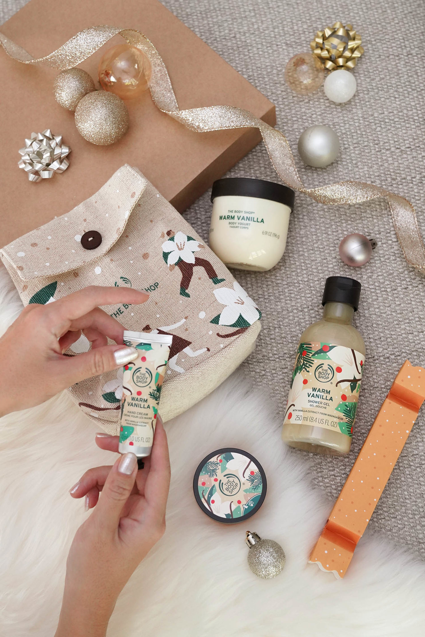 The Body Shop Coffret cadeau des fêtes à la vanille chaude | Le Lookbook Beauté