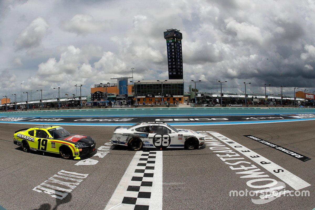 4. Chase Briscoe et Brandon Jones - Propriété Xfinity - 0,072 s