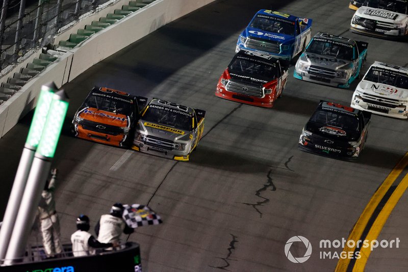 2. Grant Enfinger et Jordan Anderson - Trucks Daytona - 0,010 s