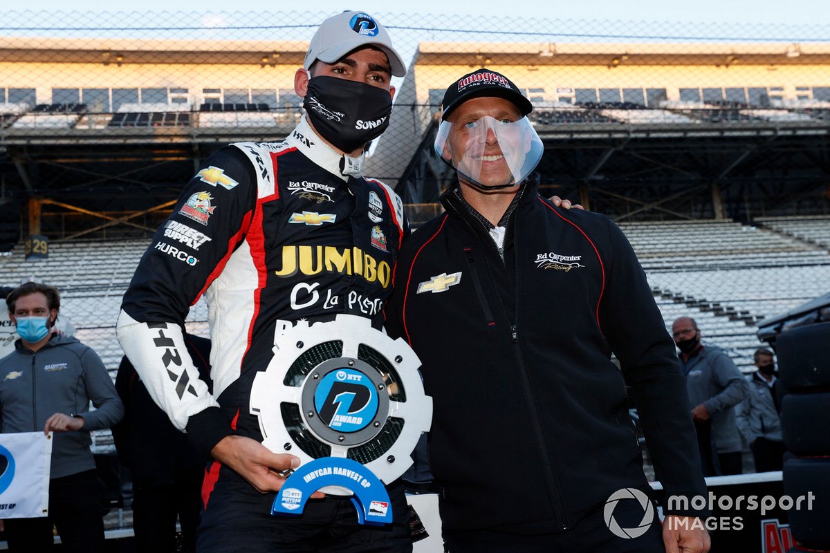 Le propriétaire de l'équipe Ed Carpenter a vu son équipe marquer sa toute première pole sur un non-ovale, grâce à VeeKay. 