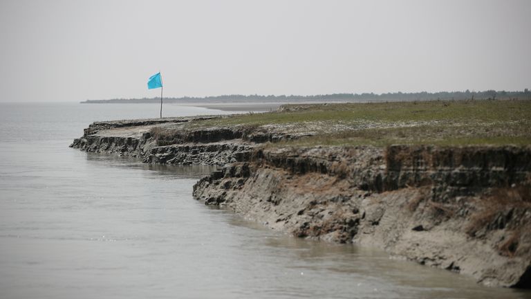 Vue de l'île de Bhasan Char dans le golfe du Bengale, au Bangladesh, le 14 février 2018. Photo prise le 14 février 2018. REUTERS / Intermittent
