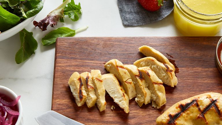Un filet de poulet cultivé en laboratoire développé par Eat Just.  Pic: Mangez juste