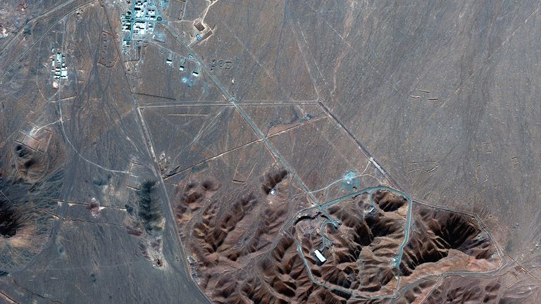 Site nucléaire iranien de Fordo.  Pic: Maxar Technologies / AP