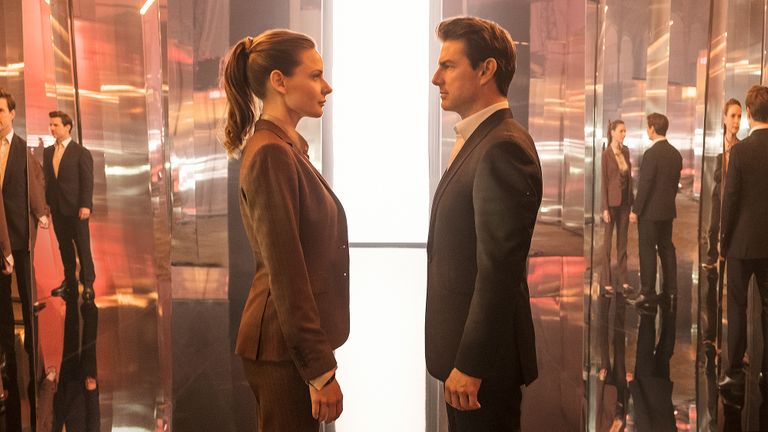 Rebecca Ferguson comme Ilsa Faust et Tom Cruise comme Ethan Hunt 