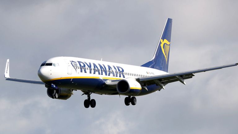 Photo de fichier en date du 04/10/17 d'un avion de Ryanair.  Ryanair a déclaré avoir subi le 