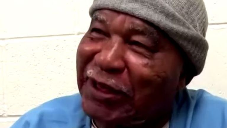 Les bandes vidéo du FBI réalisées lors de ses aveux ont montré Little souriant alors qu'il racontait les meurtres