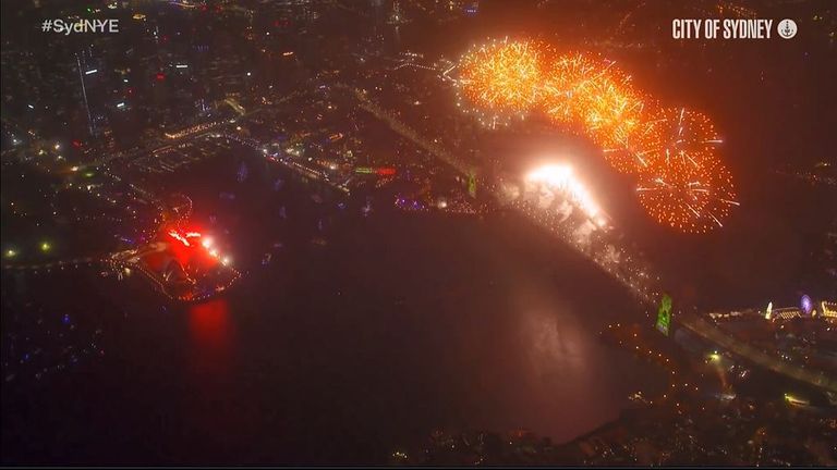Sydney fête 2021 avec un feu d'artifice