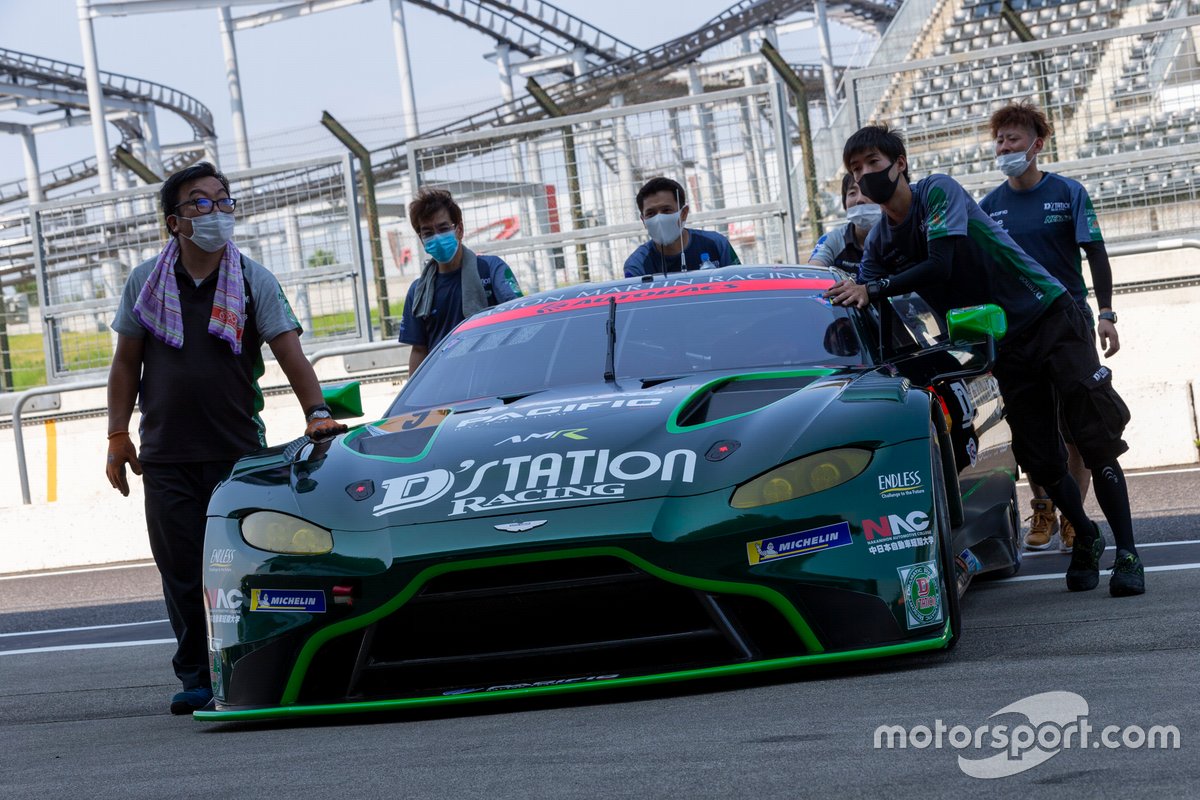 # 9 PACIFIC NAC D'station Vantage GT3