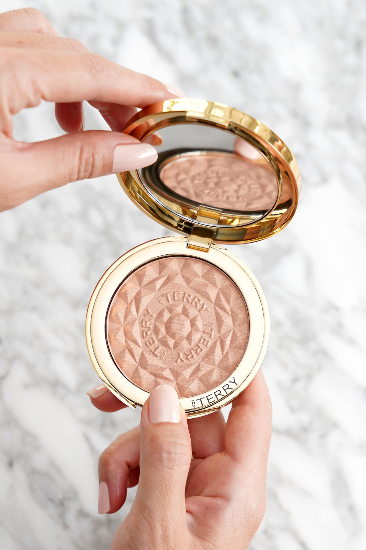 Par Terry Twinkle Glow CC surligneur