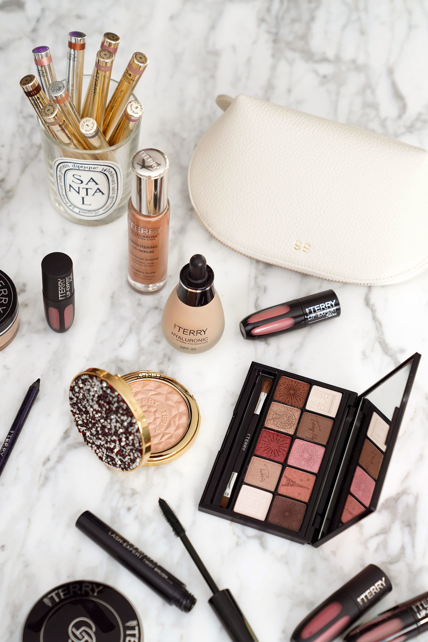 Par Terry VIP Expert Palette in Paris Mon Amour et surligneur Twinkle Glow