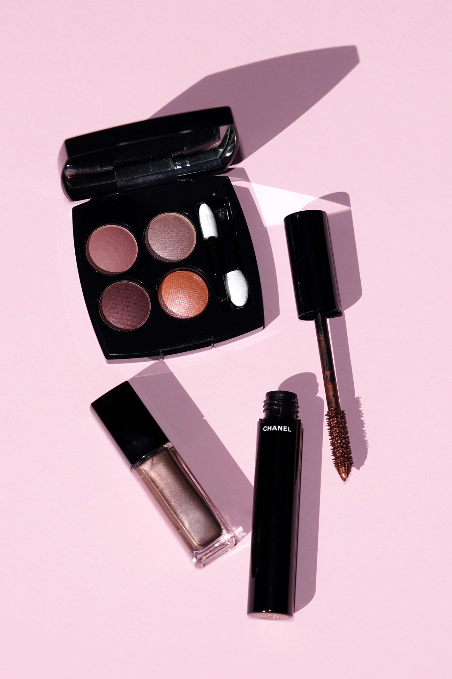 Chanel Les 4 Ombres Eyeshadow Quad en 354 Warm Memories et Le Volume de Chanel en 120 Metal Terracotta