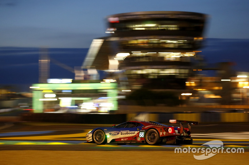 Une Ford GT de Chip Ganassi Racing a conquis la catégorie GTE Pro au Mans en 2016, avec Joey Hand, Dirk Müller et le héros local Sébastien Bourdais au volant. 