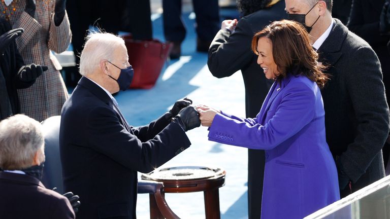 Inauguration de Joe Biden en tant que 46e président du président élu des États-Unis Joe Biden et du vice-président Kamala Harris lors de l'inauguration de Joe Biden en tant que 46e président des États-Unis sur le front ouest du Capitole américain à Washington, États-Unis, janvier 20 janvier 2021. REUTERS / Brendan McDermid