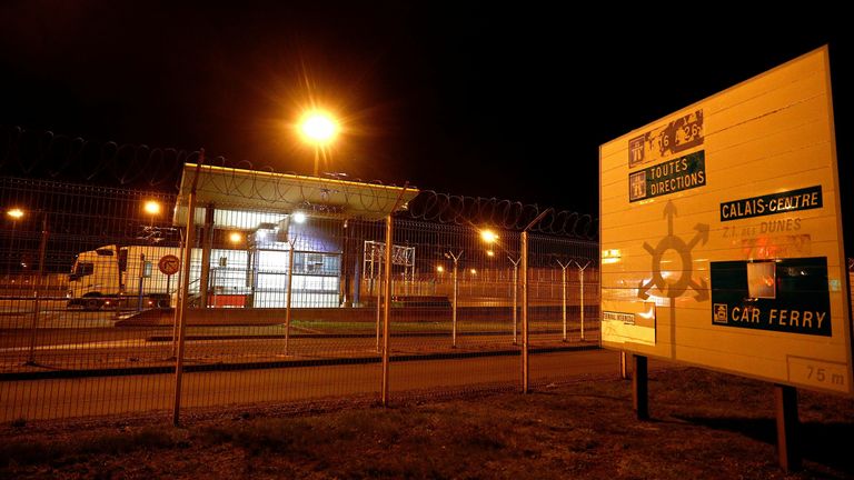 Un camion à Calais, dans le nord de la France, le jour de la fin de la période de transition du Brexit