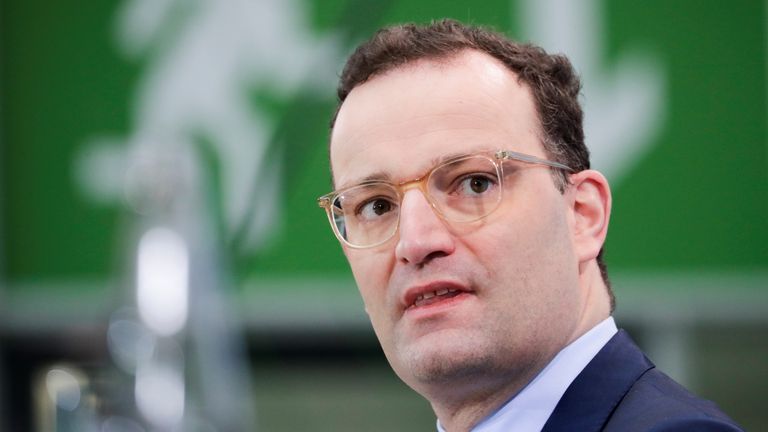 Jens Spahn, qui n'a que 40 ans, est également considéré comme offrant un visage plus moderne à l'Allemagne
