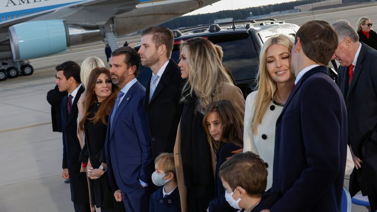 La famille Trump a assisté à la cérémonie de départ de Donald Trump