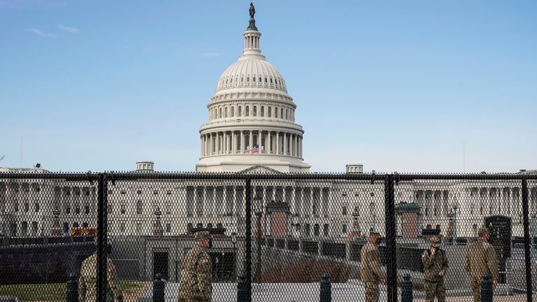 La sécurité a été renforcée au Capitole avant l'inauguration de Joe Biden