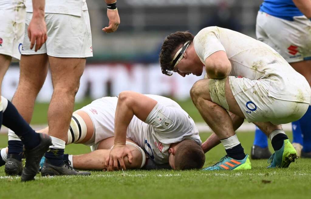 Le flanker anglais Jack Willis demandera des conseils spécialisés sur une blessure au genou qui pourrait mettre fin à la saison