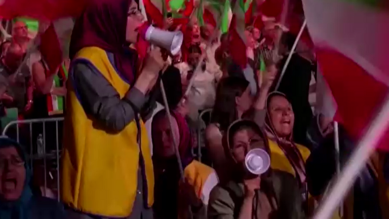 Le rassemblement MEK a eu lieu au nord de Paris - le groupe est l'opposition la plus structurée au régime iranien